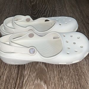 Crocs Women’s Karin Clogs